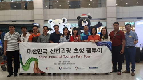 Đoàn FamTour lần thứ nhất, gồm các Công ty Du lịch, Công ty Truyền thông đã được trải nghiệm Du lịch công nghiệp tại Hàn Quốc từ ngày 28/08/2017 đến ngày 01/09/2017. 