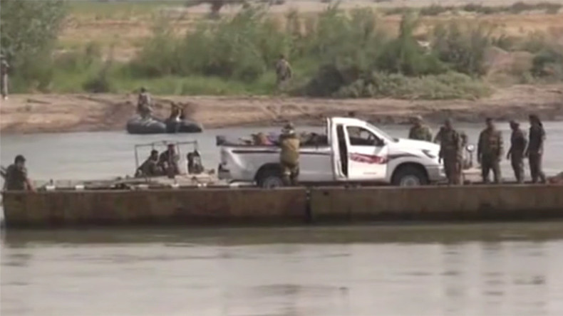 Quân đội Syria tìm cách băng qua Sông Euphrates để đánh sâu vào thành phố Deir ez-Zor
