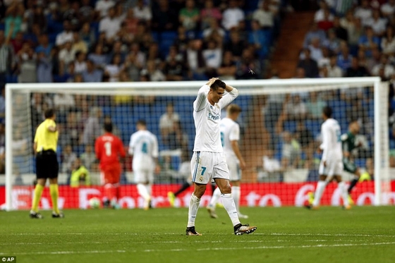 Real Madrid thua sốc trong ngày C.Ronaldo trở lại sau án treo giò