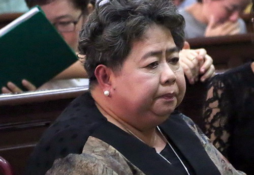 Nữ đại gia Hứa Thị Phấn tại phiên tòa xét xử đại án Phạm Công Danh