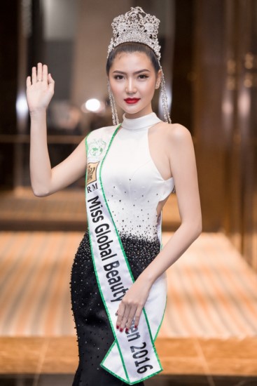 Ngọc Duyên từng đoạt Nữ hoàng sắc đẹp toàn cầu 2016.
