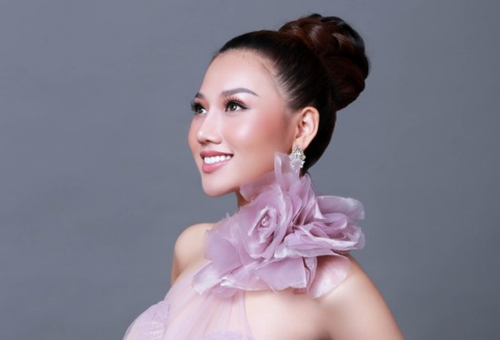 Hoàng Thu Thảo đại diện Việt Nam tham dự Nữ hoàng Sắc đẹp Toàn cầu 2017
