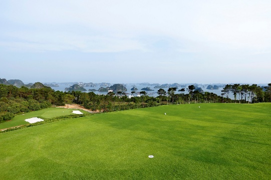 FLC Halong Golf Club là điểm nhấn nổi bật trong quần thể FLC Hạ Long