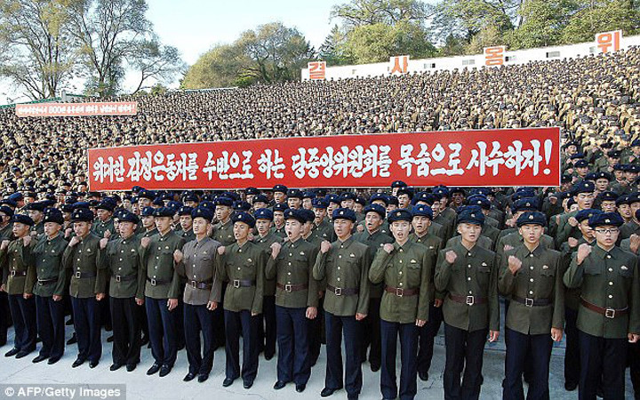 Nhà lãnh đạo Kim Jong-un cho biết, hàng triệu sinh viên và khoảng 1,22 triệu phụ nữ nằm trong số gần 5 triệu người xin nhập ngũ trong vòng 1 tuần qua, sau khi Tổng thống Mỹ Donald Trump đe dọa “hủy diệt” Triều Tiên.