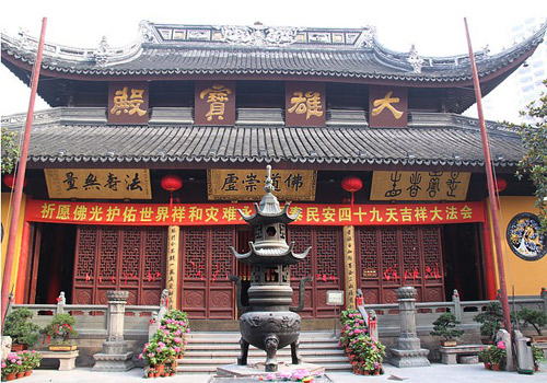 Chùa Ngọc Phật là một trong những điểm đến tôn giáo thu hút khách du lịch ở Thượng Hải