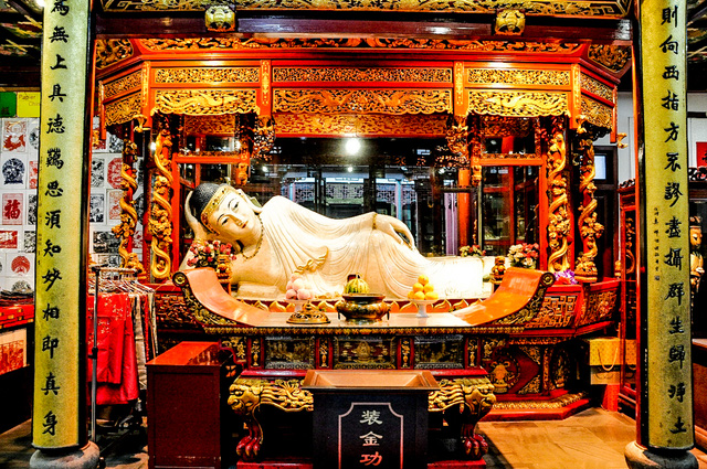 Bức tượng Phật bằng ngọc bích quý hiếm trong chùa