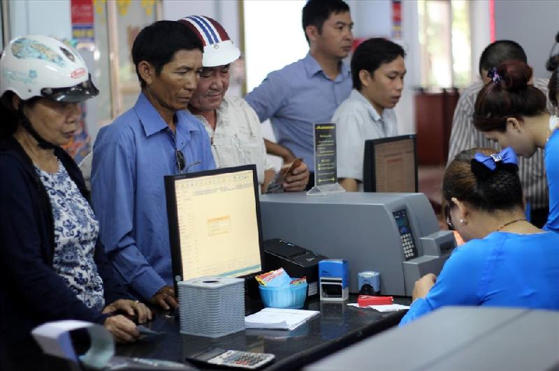 Từ 8h giờ ngày 15.10, ga Sài Gòn bắt đầu bán vé Tết cho hành khách có số thứ tự được cấp qua tổng đài, vé tập thể đã đăng ký trước và nhận thanh toán đối với khách hàng có mã đặt chỗ (thanh toán trả sau).