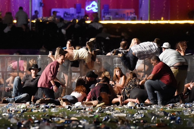 Chân dung nghi phạm xả &quot;mưa đạn&quot;, giết hơn 50 người ở Las Vegas