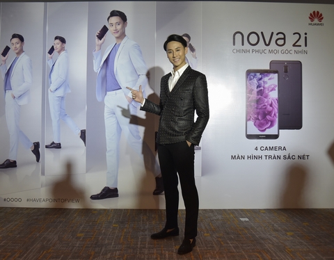 Nam ca sĩ - diễn viên Rocker Nguyễn làm đại diện hình ảnh cho thương hiệu Huawei nova 2i