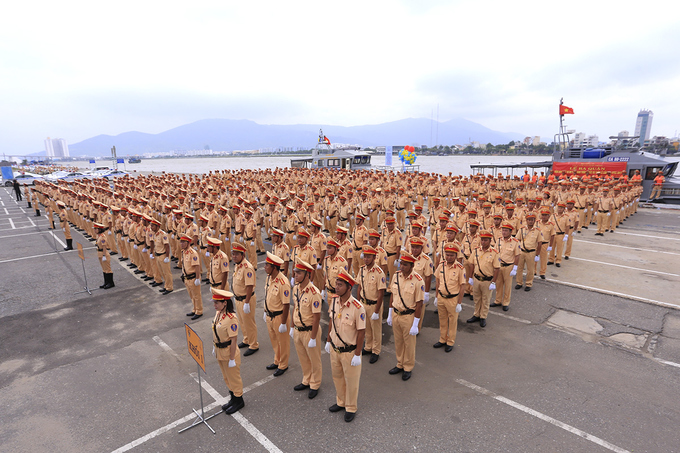 Gần 1.000 Cảnh sát giao thông ra quân phục vụ APEC 2017