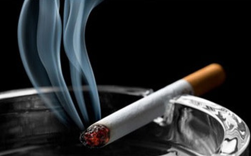 Trên 45% nam giới trưởng thành của Việt  Nam hút thuốc lá.