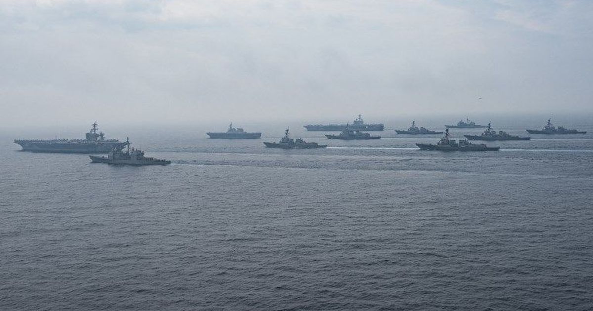 Cuộc tập trận có sự tham gia của đến 40 tàu hải quân và tàu ngầm