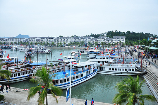Tàu du lịch bị chìm tại cảng Tuần Châu, Quảng Ninh