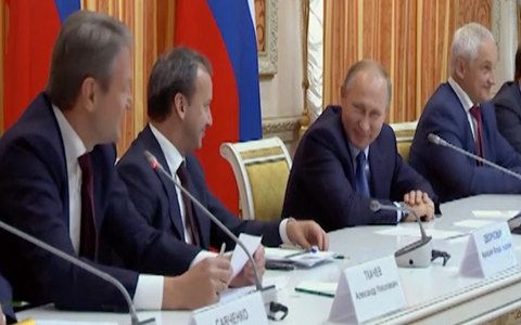 Tổng thống Putin tại cuộc họp