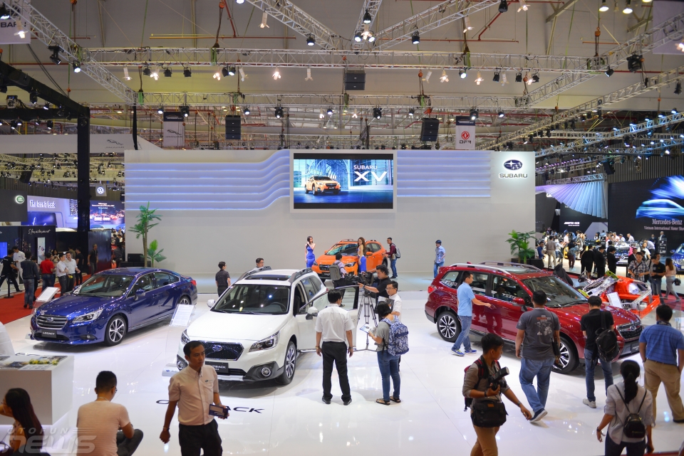 Toàn cảnh gian hàng Subaru tại Triển lãm Ô tô Quốc tế Việt Nam 2017.
