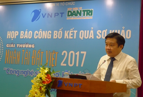 Ông Huỳnh Quang Liêm - Phó Tổng Giám đốc VNPT - đồng Trưởng ban tổ chức Giải thưởng  Nhân tài Đất Việt 2017 phát biểu tại buổi họp báo.