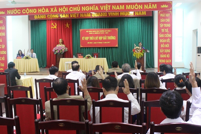 Xã hội - Hà Nội: Chính thức bãi nhiệm Bí thư phường bị bắt vì đánh bạc (Hình 2).