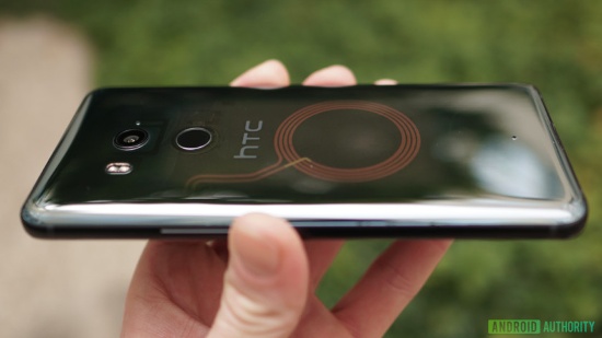 HTC U11 hiện đang chạy Android 7.1 với HTC Sense và bản nâng cấp Android Oreo sẽ đến với người dùng trước cuối năm nay. Nhưng U11 Plus đã được cài đặt sẵn Android Oreo với HTC Sense.
