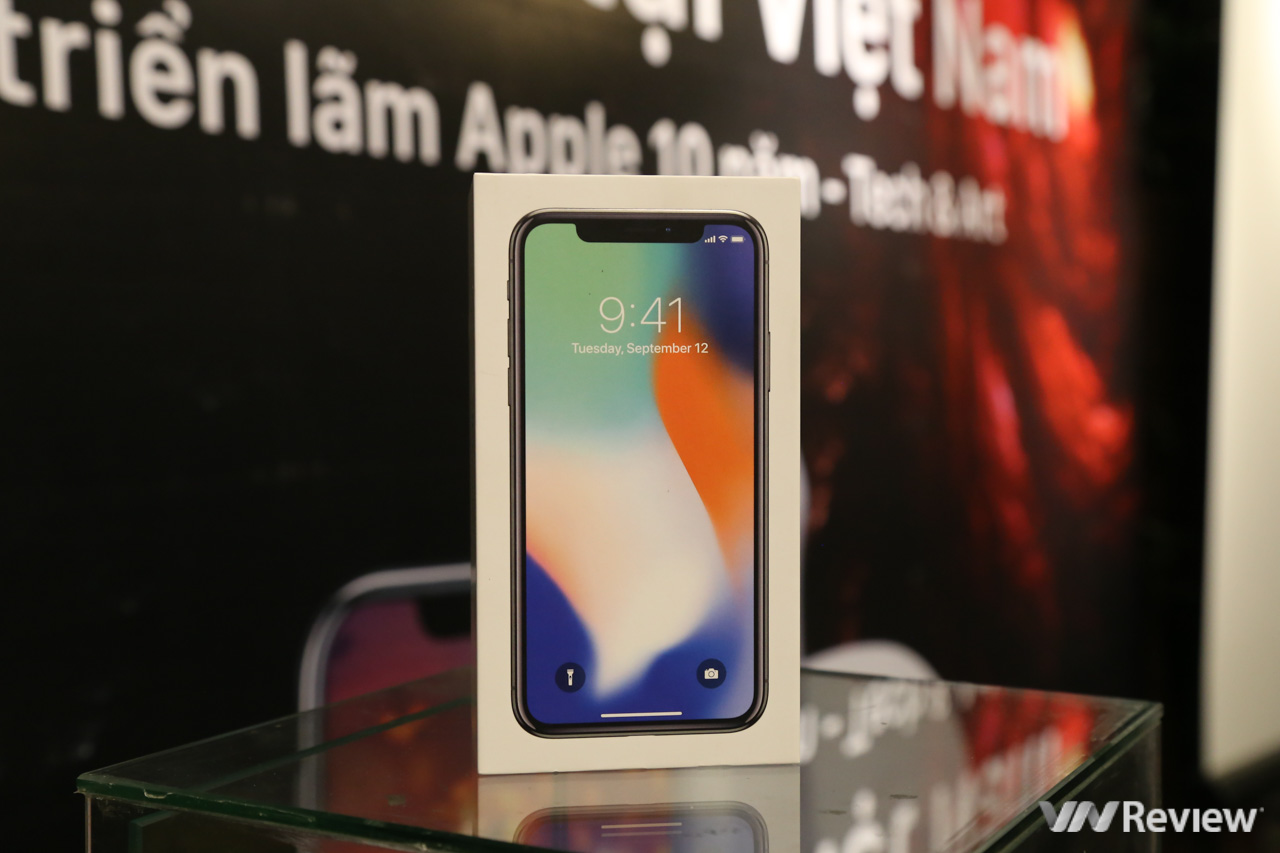 Mở hộp iPhone X 256GB vừa về Việt Nam: giá xấp xỉ 60 triệu đồng