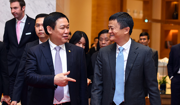 Phó Thủ tướng Vương Đình Huệ và tỷ phú Jack Ma