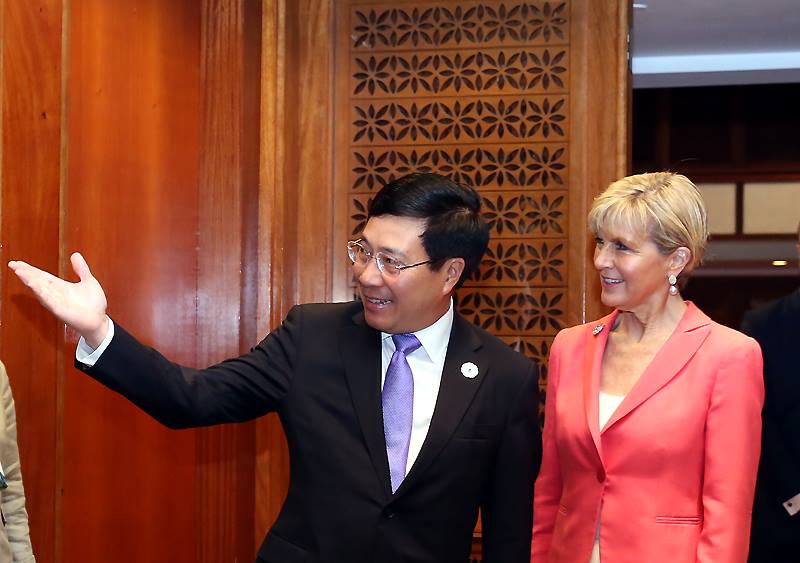 Phó Thủ tướng Phạm Bình Minh và Ngoại trưởng Australia Julie Bishop. (Ảnh: VGP)