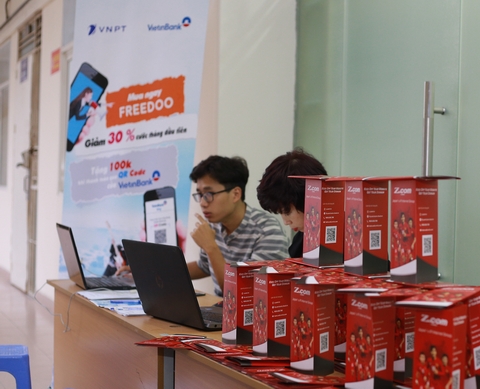 Freedoo - một hình thức kinh doanh dựa trên cộng đồng lần đầu tiên áp dụng trong lĩnh vực viễn thông tại Việt Nam mới được VNPT khai trương, được quảng bá bên lề sự kiện.