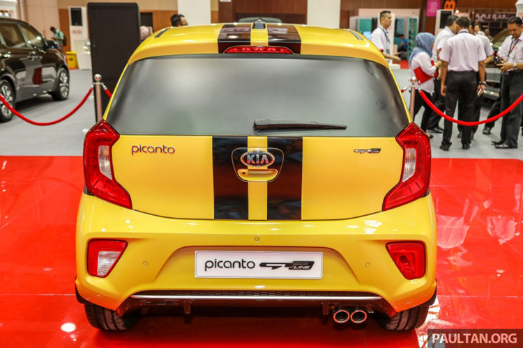  Trang bị an toàn của Picanto mới được hãng xe ôtô Kia đầu tư bao gồm: 6 túi khí, điều khiển hành trình, camera 360 độ, cửa sổ trời, hệ thống giám sát áp suất lốp (TPMS), hệ thống phanh khẩn cấp tự động (AEB).