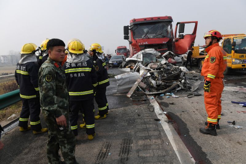30 xe ô tô đâm nhau trong tai nạn kinh hoàng, 39 người thương vong