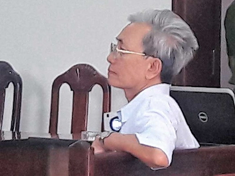 Nguyễn Khắc Thủy lãnh 3 năm tù tội dâm ô trẻ em