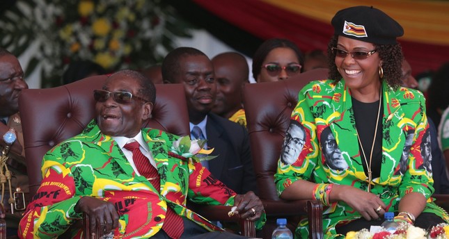 Tổng thống Zimbabwe Robert Mugabe và người vợ gây tranh cãi