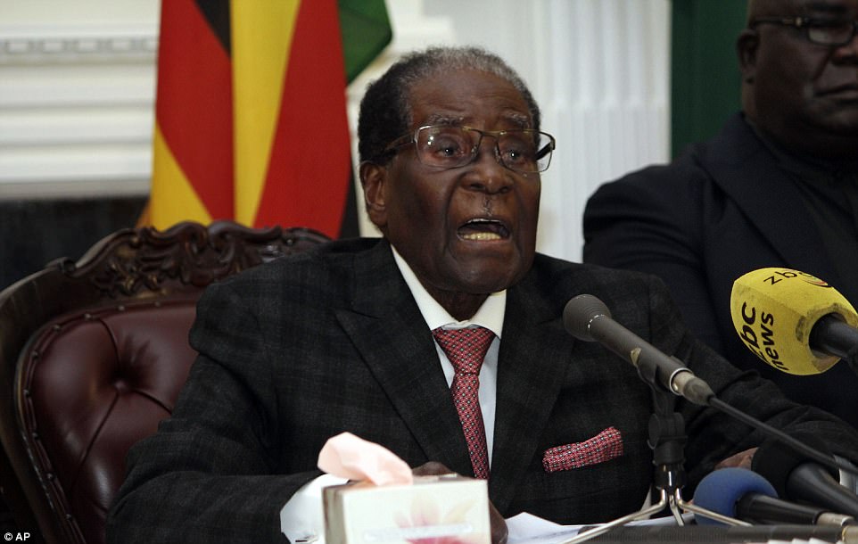 Tổng thống Zimbabwe Robert Mugabe phát biểu trên truyền hình ngày hôm qua
