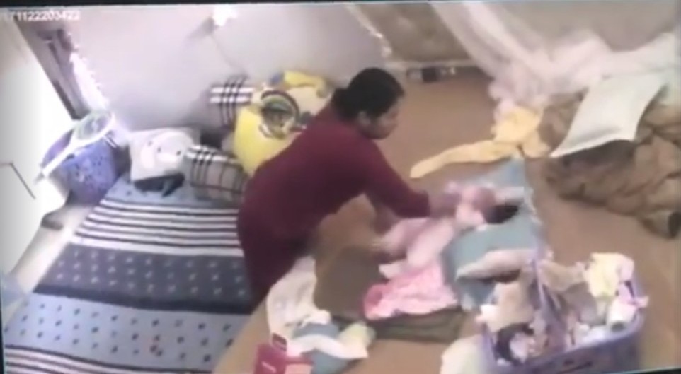 Người giúp việc đánh đập bé 2 tháng tuổi: Gia đình, hàng xóm tiết lộ bất ngờ