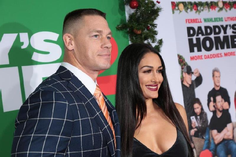 Ngoài ra trong phim còn có sự xuất hiện của tay đô vật nổi tiếng John Cena trong vai chồng cũ của vợ Dusty. Anh cùng vợ của mình là Nikki Bella – Diva WWE nổi tiếng rạng rỡ bên nhau trong ngày ra mắt họp báo phim.
