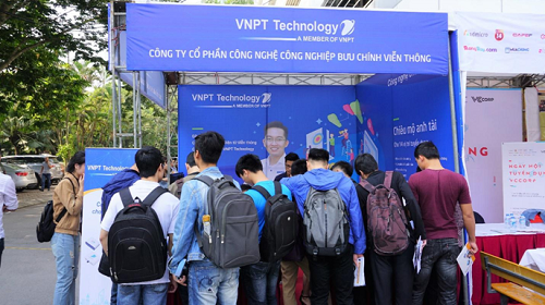 Khu vực tư vấn của VNPT Technology tại Ngày hội tuyển dụng PTIT 2017