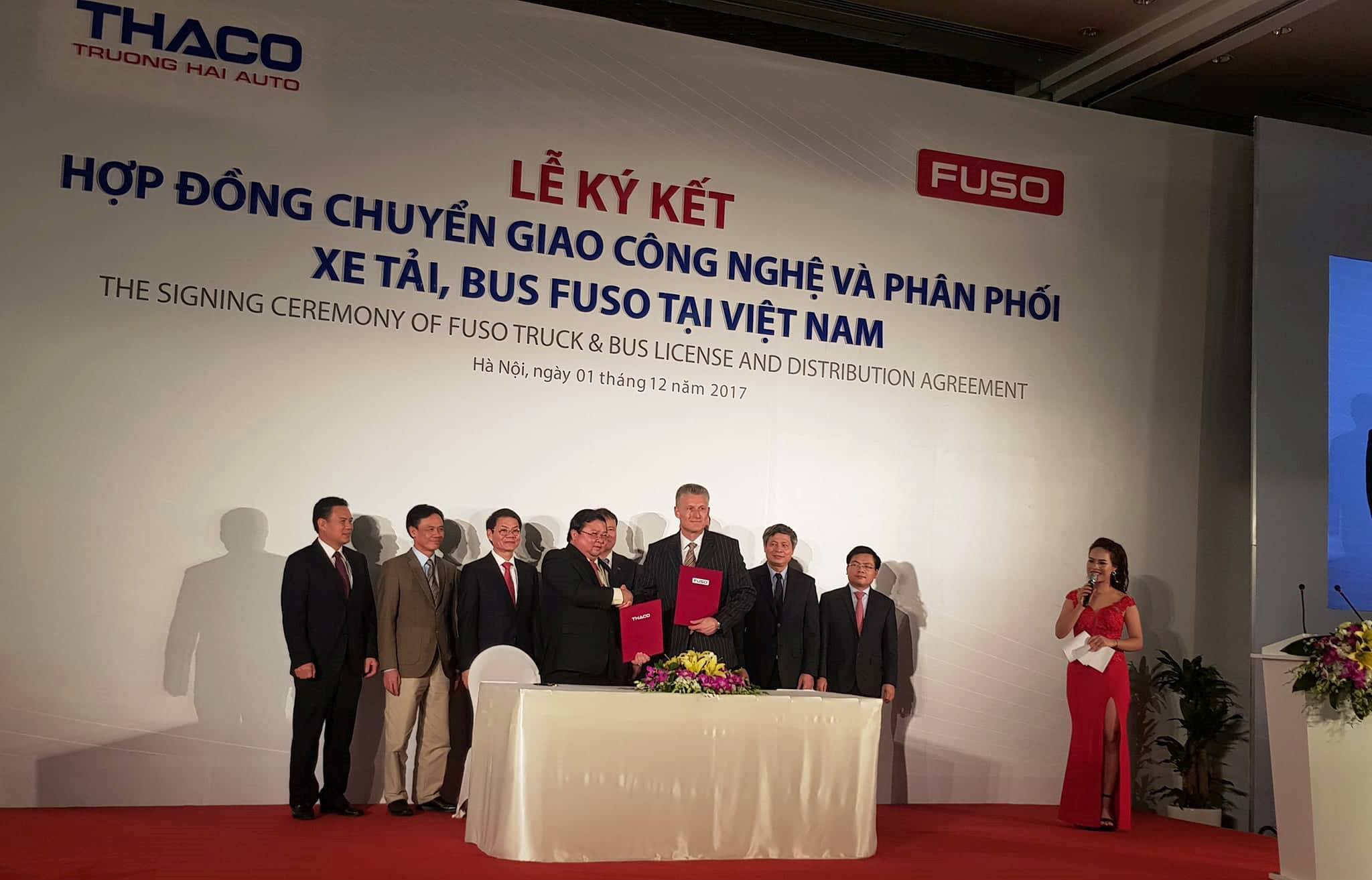 Thaco nhận quyền phân phối xe tải, bus Fuso từ Mercedes Việt Nam