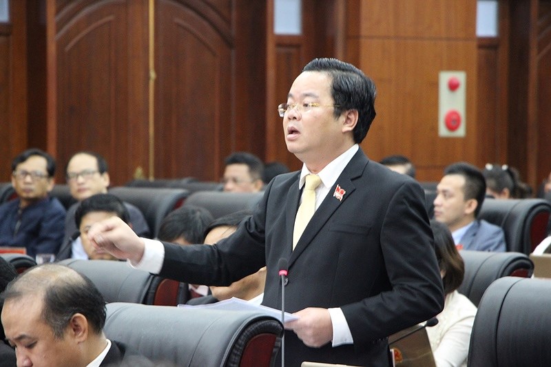 Đại biểu Lê Minh Trung đề nghị tiếp tục giữ xe miễn phí tại bệnh viện vì đây là chính sách rất nhân văn.