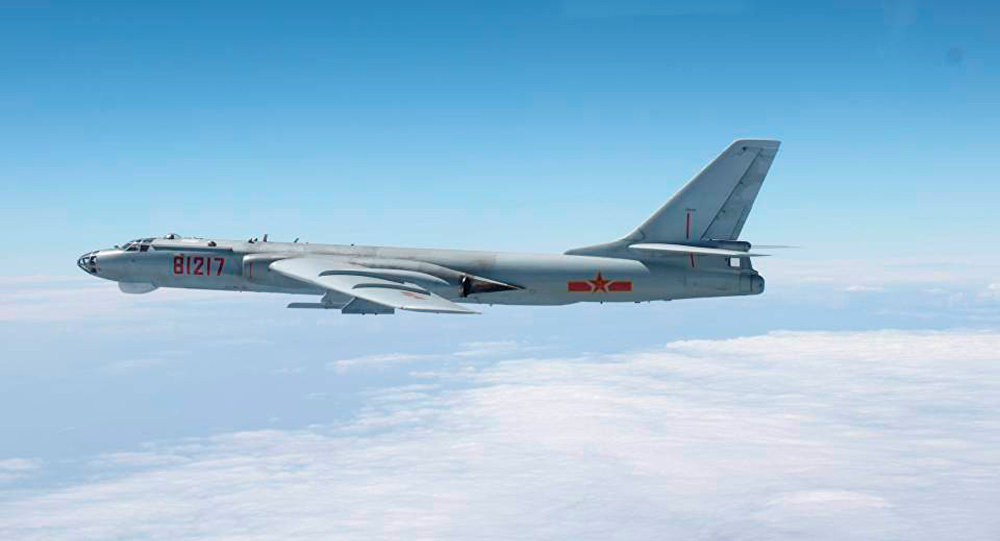 Máy bay ném bom, chiến đấu cơ Trung Quốc bất ngờ rầm rập vây Đài Loan