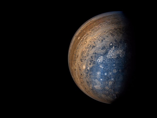 Vệ tinh Juno của NASA đã gửi lại những hình ảnh tuyệt vời của hành tinh khổng lồ trong hệ mặt trời.