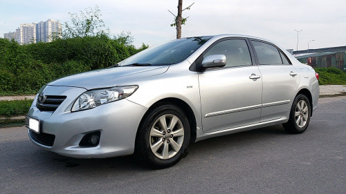 Toyota Việt Nam triệu hồi hơn 8.000 xe Corolla lỗi túi khí