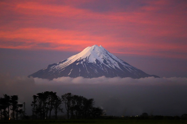 Núi Taranaki ở New Zealand. Ảnh: 