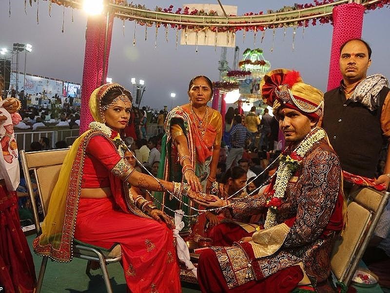 Trùm kim cương bỏ tiền giúp 250 cô gái mồ côi lấy chồng