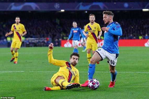 Napoli sẽ chuẩn bị “mũ và áo giáp” khi tái đấu Barcelona!