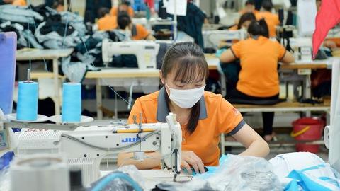 Những khó khăn tác động đến ngành dệt may năm 2020