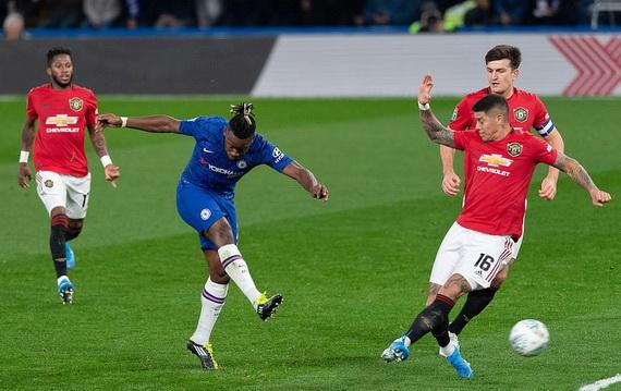 Hạ Chelsea, Man Utd vào tứ kết Carabao Cup