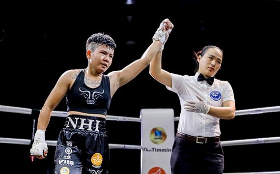 Võ sĩ Thu Nhi hạ knock out đối thủ Thái Lan chỉ sau 15 giây!