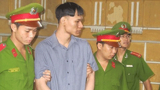Hiếp dâm không được, cứa cổ bạn gái đến chết