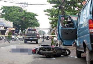 Mở cửa xe gây chết người bị phạt bao nhiêu năm tù?