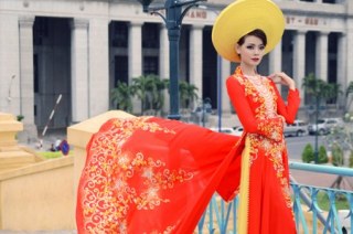 Hoàng Oanh Next Top rạng rỡ đón xuân