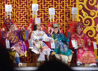 Táo Quân nhảy Gangnam Style và &quot;ngoáy&quot; The Voice