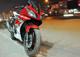 Yamaha YZF-R15 - siêu xe không cần bằng A2